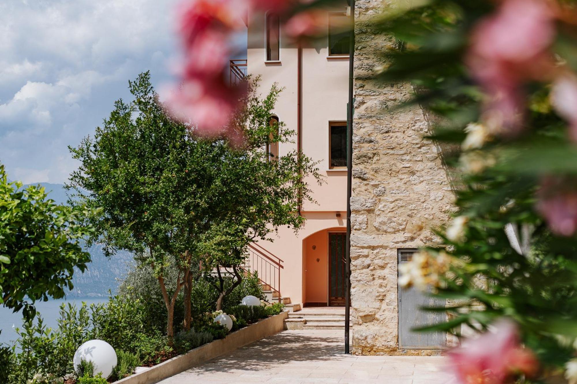 View Garda Lake Бренцоне-суль-Гарда Екстер'єр фото